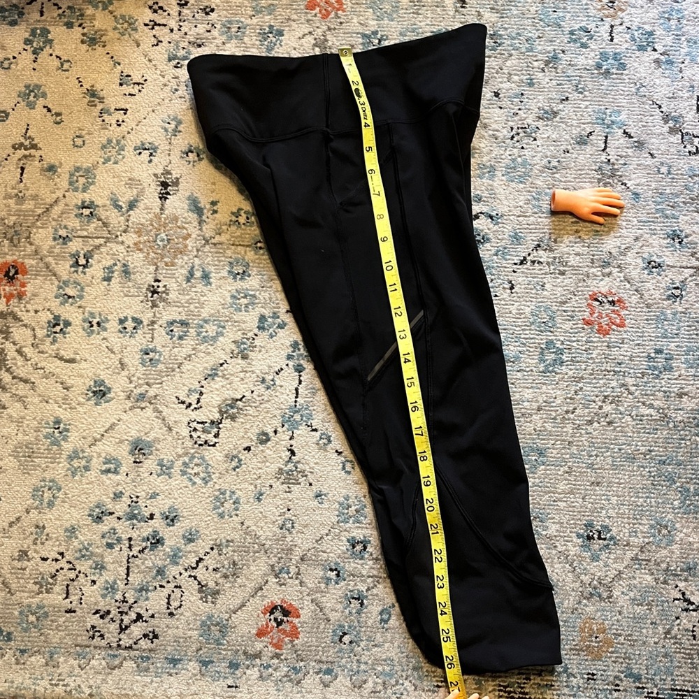Lululemon Home Stretch Black Mesh Panel Cropped Leggings Size 6 - Picture 9 of 16